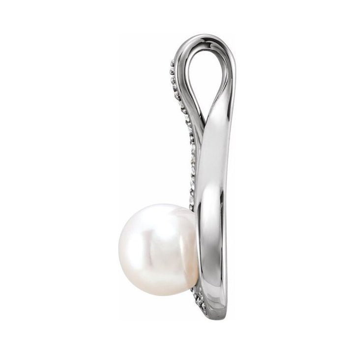 Accented Pearl Pendant